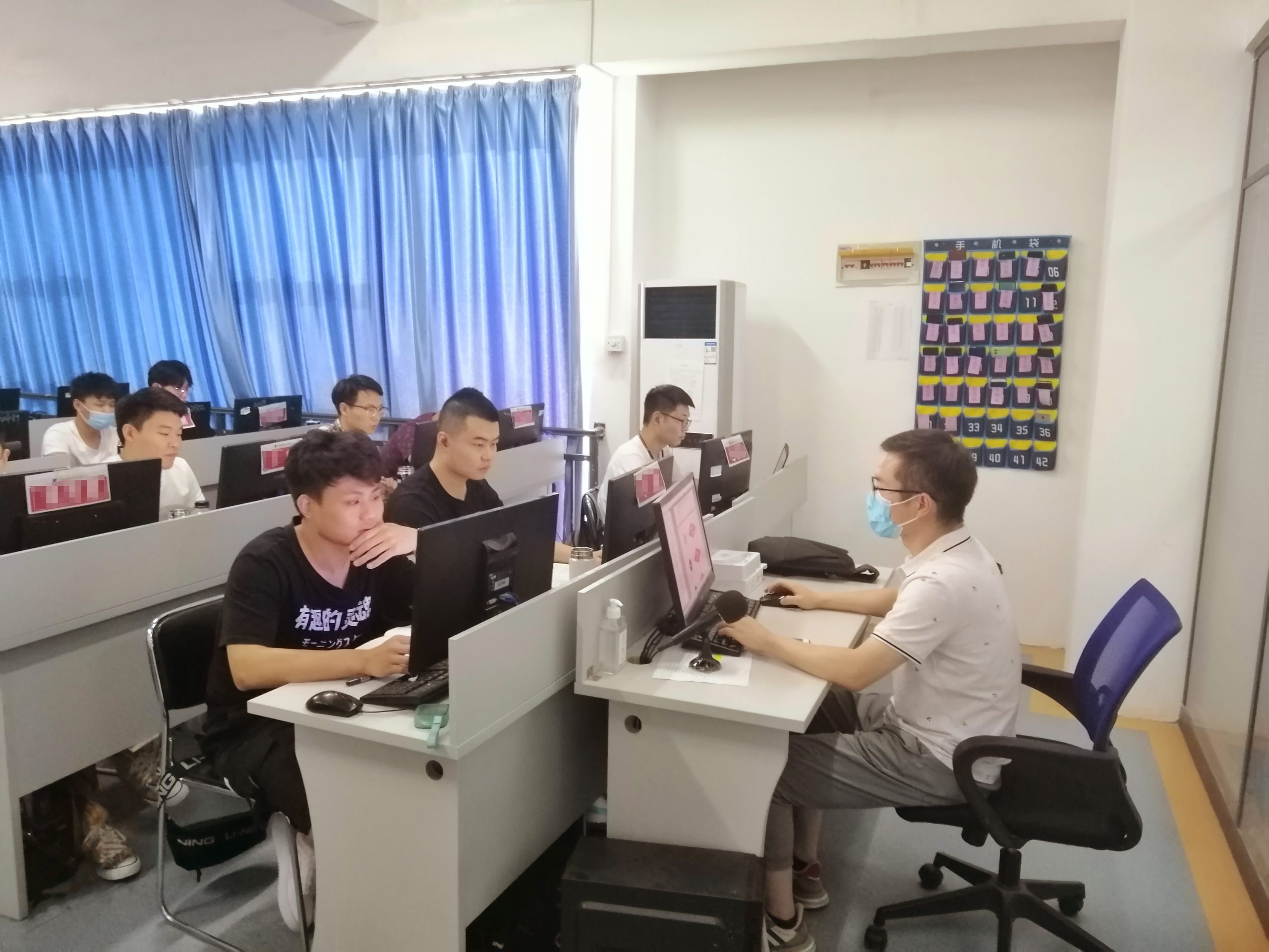 【云和數(shù)據(jù)學(xué)員晚自習(xí)】? 留足時(shí)間梳理知識(shí),才能更好的記憶及運(yùn)用 唯有不負(fù)時(shí)光，才能茁壯生長(zhǎng)，活成想要的模樣。