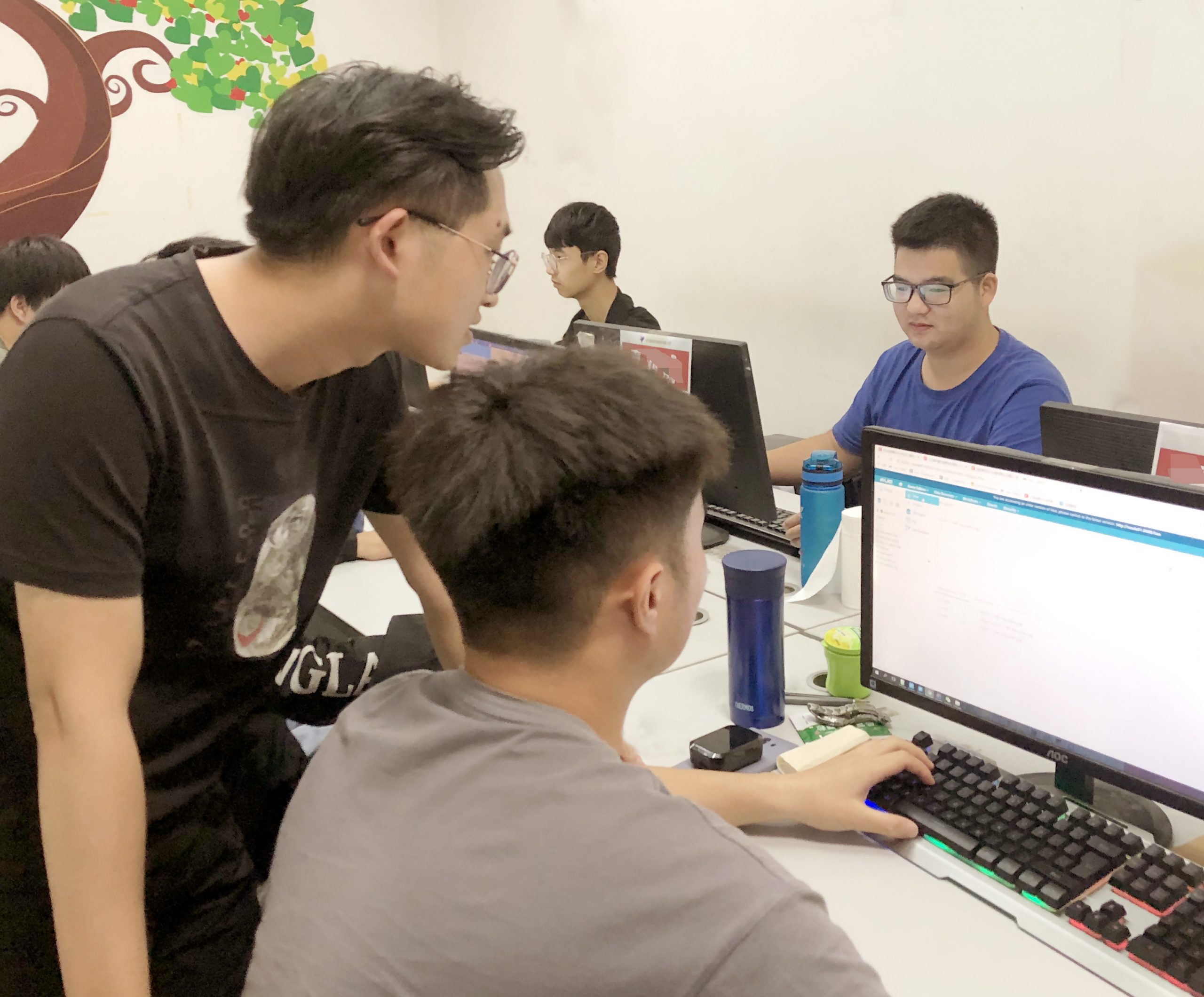 【云和數(shù)據(jù)學(xué)員晚自習(xí)】? 留足時(shí)間梳理知識(shí),才能更好的記憶及運(yùn)用 唯有不負(fù)時(shí)光，才能茁壯生長(zhǎng)，活成想要的模樣。