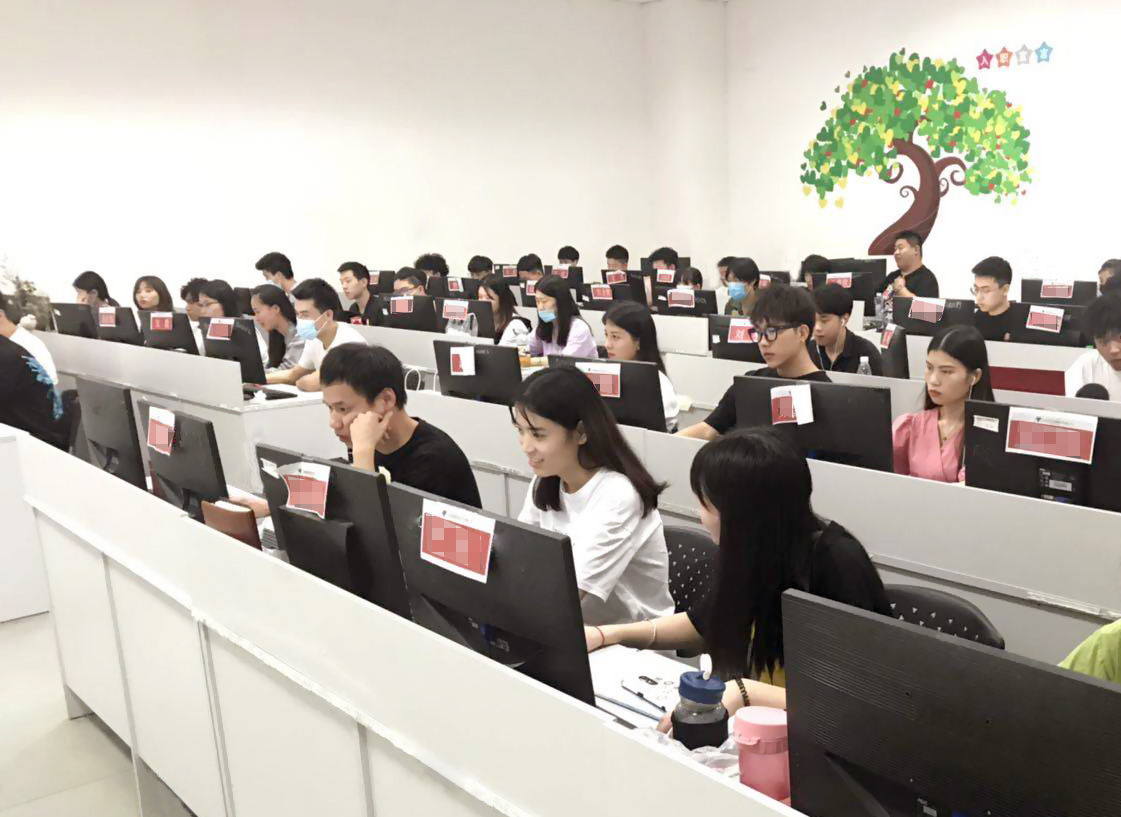 【云和數(shù)據(jù)學(xué)員晚自習(xí)】? 留足時(shí)間梳理知識(shí),才能更好的記憶及運(yùn)用 唯有不負(fù)時(shí)光，才能茁壯生長(zhǎng)，活成想要的模樣。